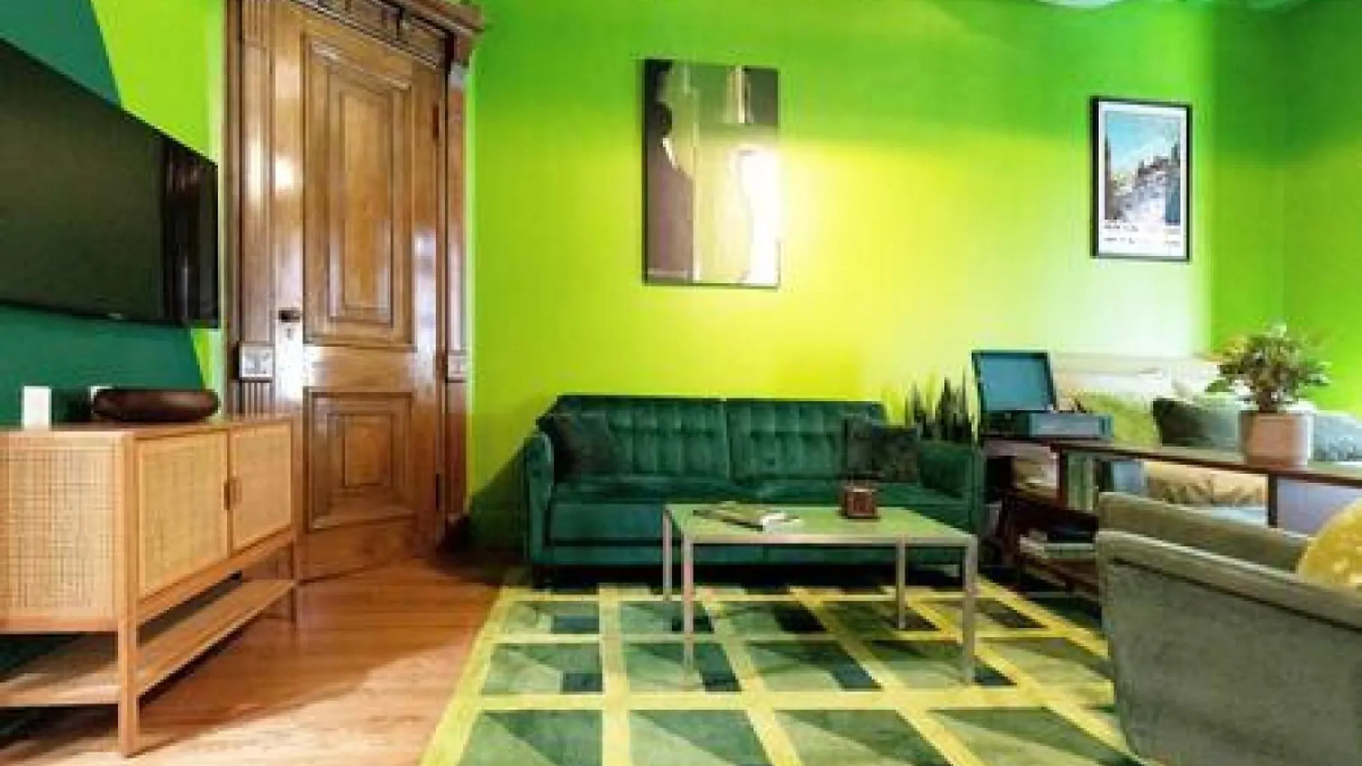The Green Room: 70S Groove Themed Studio New York 0*,